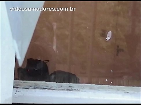 ❤️ مرد شاخدار در حال تماشای دوست دخترش با یک پسر دیگر، بدون اینکه مزاحمتی برای زوج ایجاد کند، یک ویدیوی لعنتی ضبط می کند. ❌ لعنتی در ما ❤