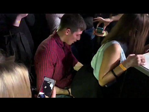 ❤️ سکس واقعی در یک کلوپ شبانه روسی. دختر 18 ساله روسی در مقعد و واژن در یک کلوپ شبانه فاک کرد ❌ لعنتی در ما ❤