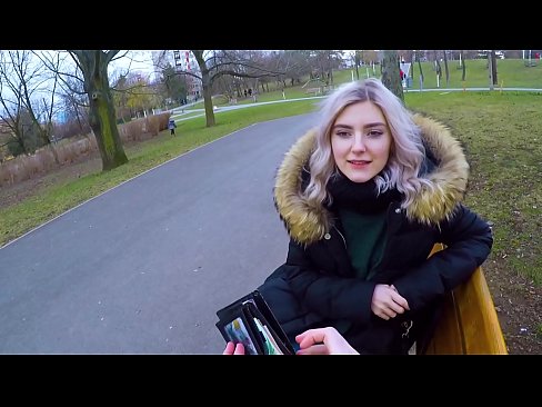 ❤️ برای پول، تقدیر از یک غریبه را قورت می دهد - کار بامزه در پارک اثر Eva Elfie ❌ لعنتی در ما ❤